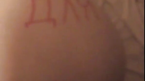 O blondă bimbo care iubește penisul suge pula și face o dracu’