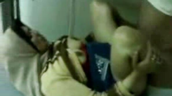 Uimitoarea roșcată Molly Stewart se joacă cu un Hitachi