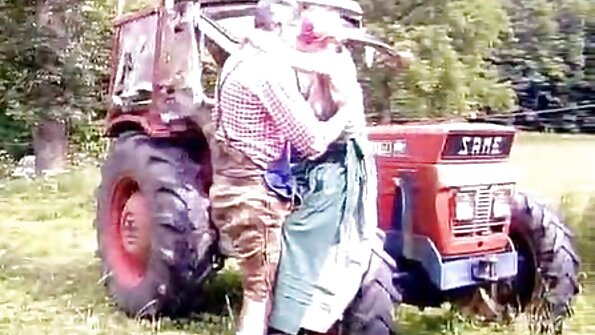 Drăgălașele brunete cu țâțe mari sunt gata de distracție urâtă