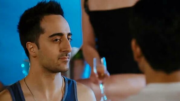 Fata brunetă este facializată după o sesiune de dracu hardcore