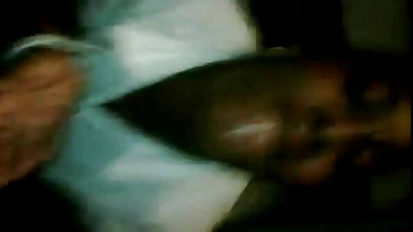 Anal pe masa lui de masaj cu o clientă drăguță