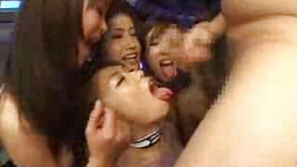 Bărbatul și sora vitregă adolescentă se dovedesc a fi iubiți sub acoperire