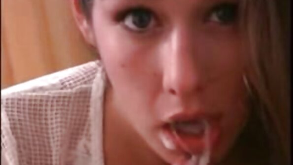 Katana Kombat, fetiță cu părul castaniu, călărind un ciocănitor gros