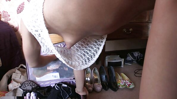 O blondă care iubește penisul are grijă de unul mare cu păsărică