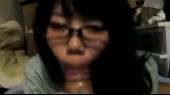 Subfata neagră Ana Foxxx dominată de amanta ei