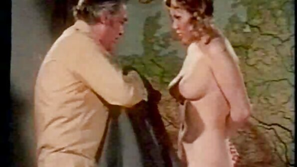 Brunette vrea să-i ofere cea mai bună intrare posibilă