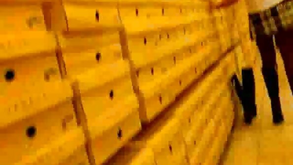 Ademenitoarea latină Vanessa Sky își face fundul și căsca cu gura tare